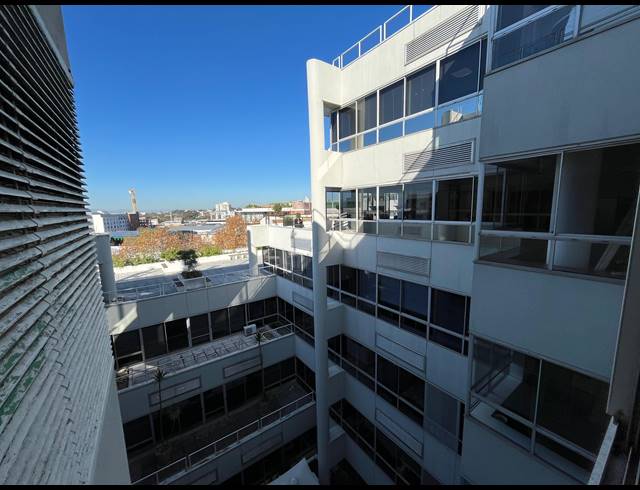 76.20M² OFFICE TO LET IN CLAREMONT